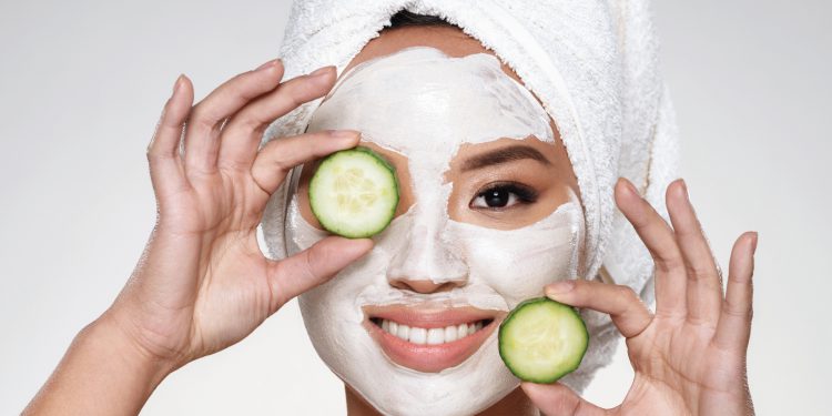 Summer Skincare Hacks, Skincare in summers, Out-of-the-world, skincare routine in order, cost-effective 