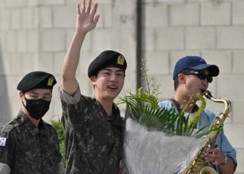 Kim Seokjin, k-pop BTS, South Korean k-pop, best-selling artists, k-pop artists