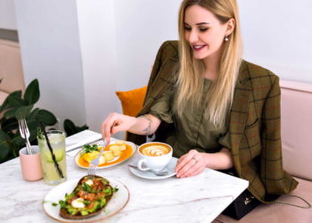 10 signs of an unhealthy gut, signs of a bad gut health