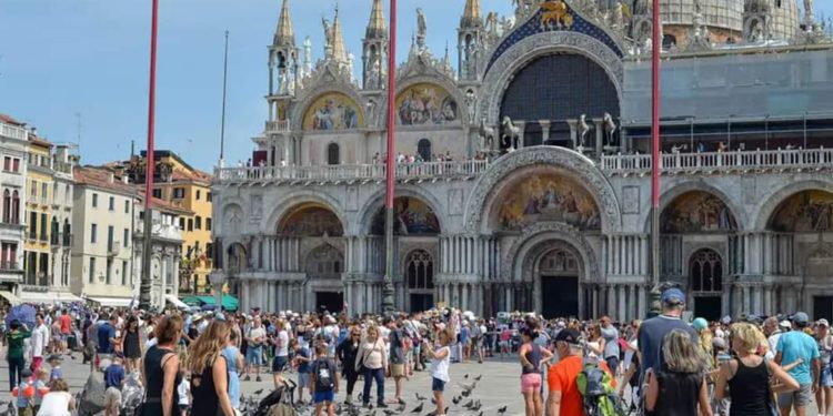 Venice for visitors, Italian city, tour groups, tour groups to Europe, tour guide Europe,