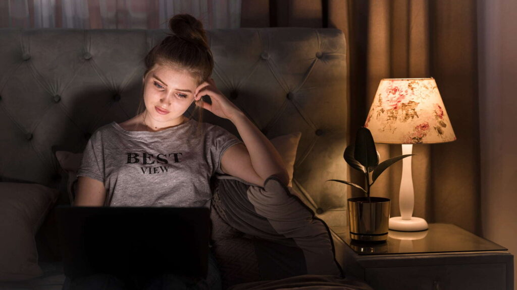 How to turn off screen time, reduce anxiety by limiting screen time, mindful living