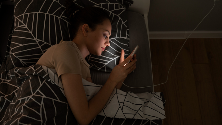 How to turn off screen time, reduce anxiety by limiting screen time, mindful living